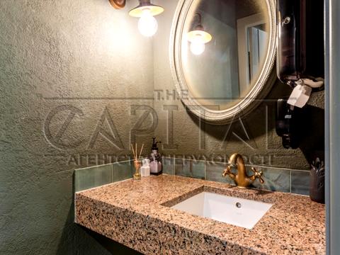 комерційна за адресою Софіївська вул., 12