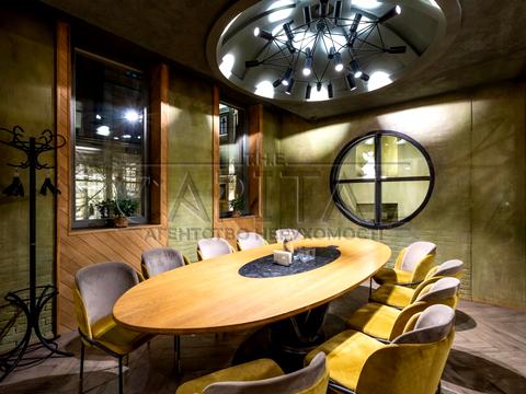 комерційна за адресою Софіївська вул., 12