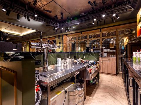 комерційна за адресою Софіївська вул., 12