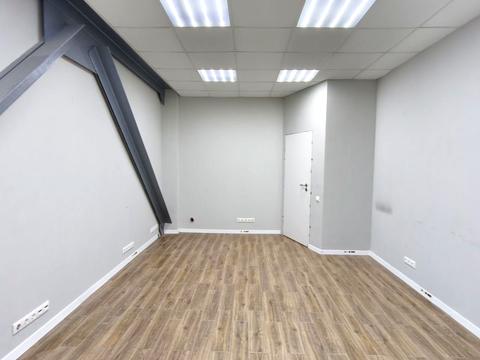 комерційна за адресою Світлицького вул., 35