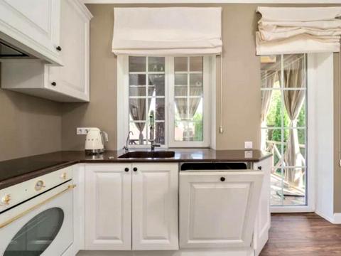 будинок за адресою Центральна вул., 14