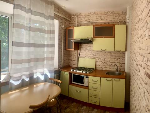 квартира за адресою Високовольтна вул., 10