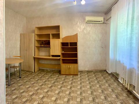 квартира за адресою Високовольтна вул., 10