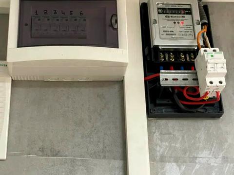 комерційна за адресою Березинська вул., 28