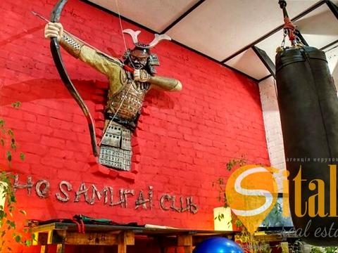 будинок за адресою Героїв Крут вул. (12 Квітня)