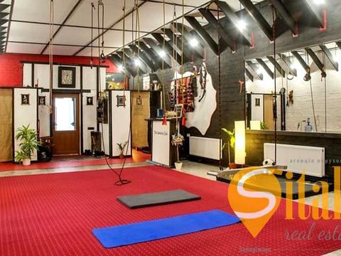 будинок за адресою Героїв Крут вул. (12 Квітня)