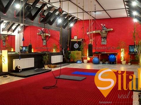 будинок за адресою Героїв Крут вул. (12 Квітня)