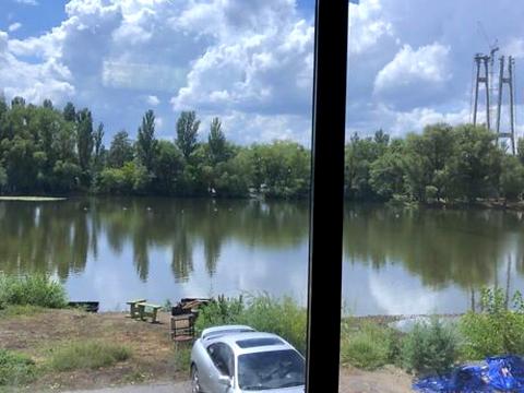 будинок за адресою Героїв Крут вул. (12 Квітня)