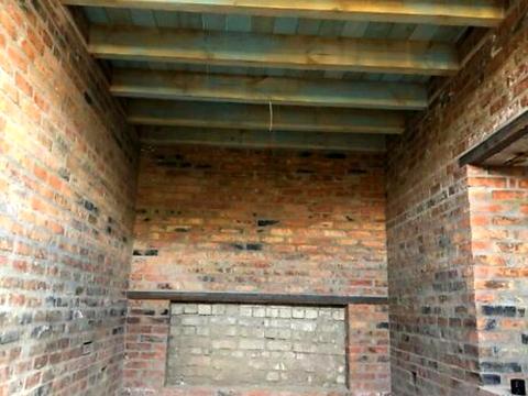 будинок за адресою Героїв Крут вул. (12 Квітня)