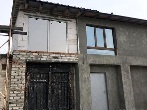 будинок за адресою Героїв Крут вул. (12 Квітня)