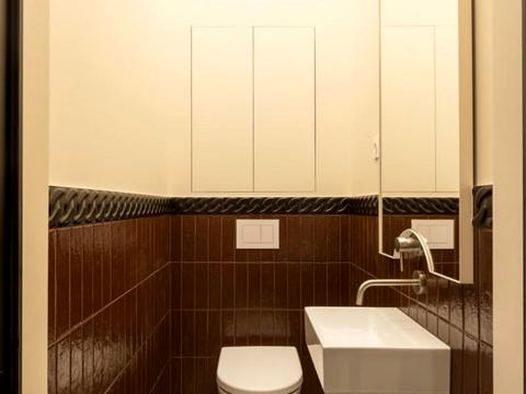 комерційна за адресою Саксаганського вул., 33-35