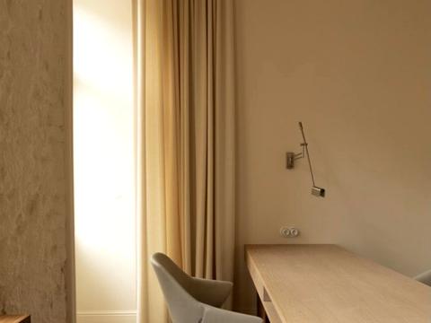 комерційна за адресою Саксаганського вул., 33-35