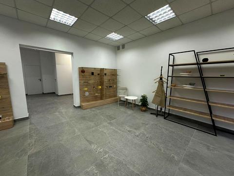 комерційна за адресою Джохара Дудаєва вул., 1