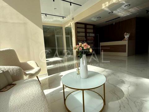 комерційна за адресою Русанівська набережна вул., 8