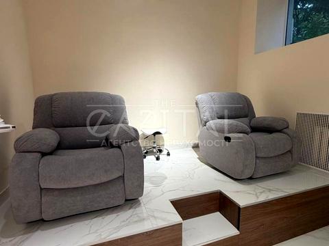 комерційна за адресою Русанівська набережна вул., 8