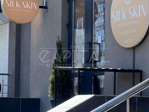 комерційна за адресою Петрівська вул., 1