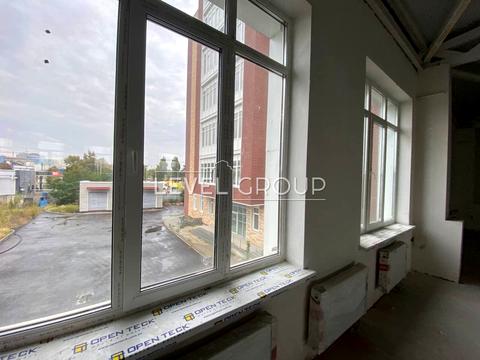 комерційна за адресою Лугова вул., 13