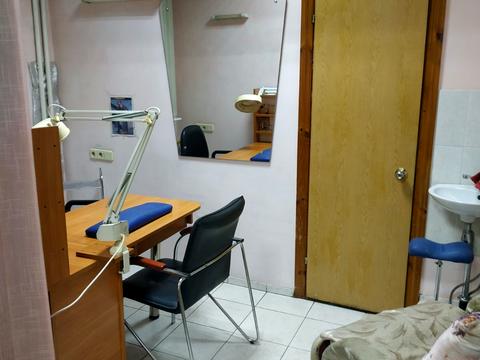 комерційна за адресою Академіка Булаховського вул., 5-Г