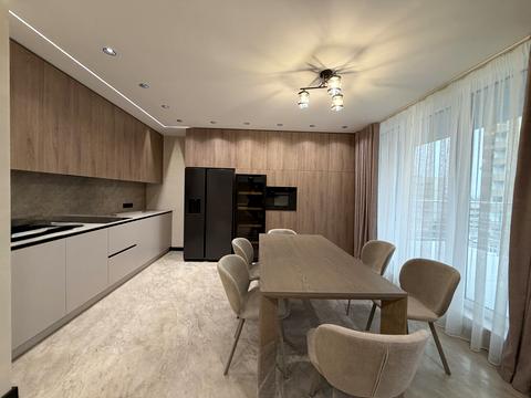 квартира по адресу Богдана Хмельницького пл., 2