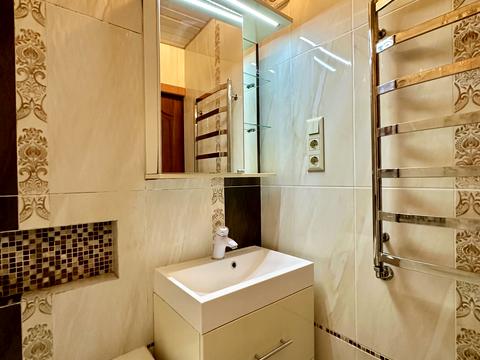 квартира за адресою Князя Романа Мстиславича вул. (Генерала Жмаченка), 12