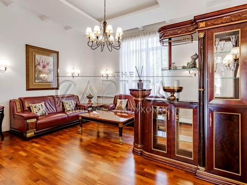 будинок за адресою смт. Козин, Лугова вул.