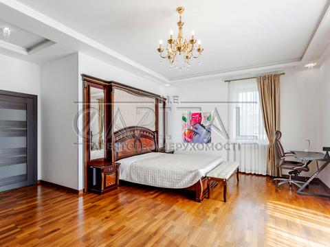 будинок за адресою смт. Козин, Лугова вул.