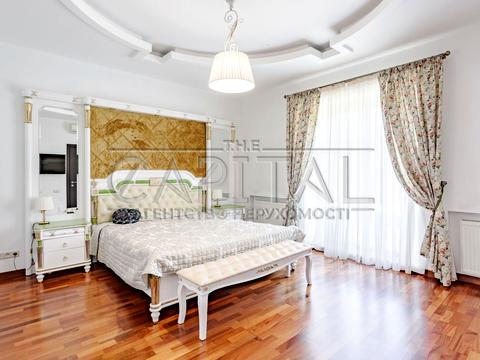 будинок за адресою смт. Козин, Лугова вул.