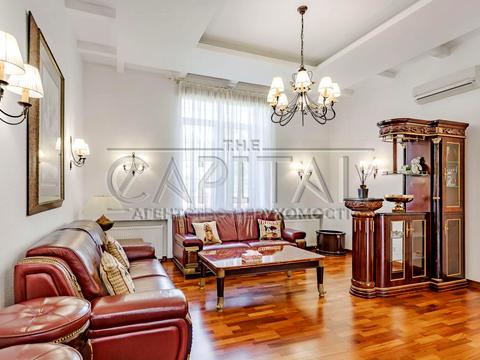 будинок за адресою смт. Козин, Лугова вул.