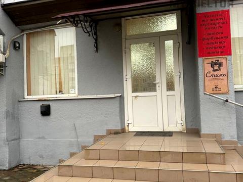 комерційна за адресою Легоцткого, 5