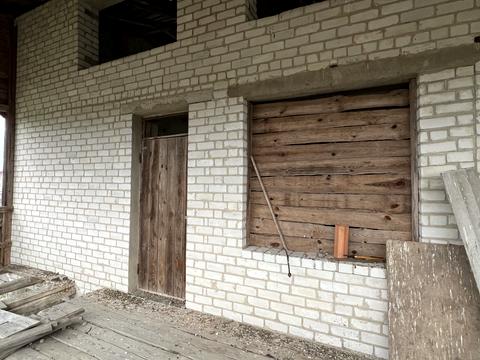 будинок за адресою Космонавтів, 12