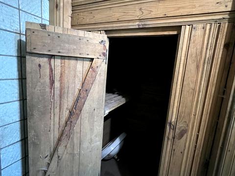 будинок за адресою Космонавтів, 12