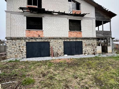 будинок за адресою Космонавтів, 12