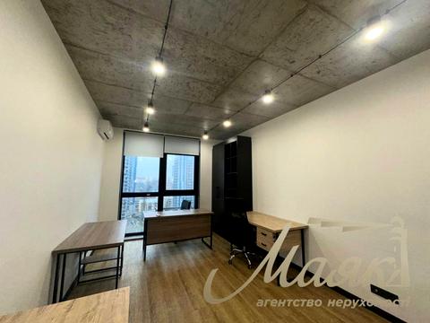 комерційна за адресою Джона Маккейна вул. (Івана Кудрі), 40