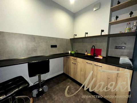 комерційна за адресою Джона Маккейна вул. (Івана Кудрі), 40