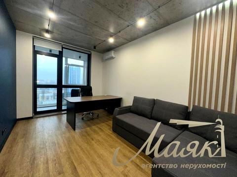 комерційна за адресою Джона Маккейна вул. (Івана Кудрі), 40