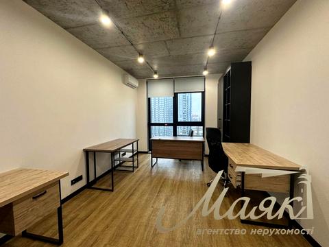 комерційна за адресою Джона Маккейна вул. (Івана Кудрі), 40