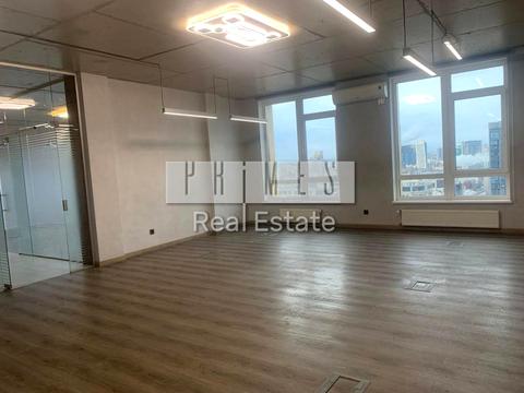 комерційна за адресою Жилянська вул., 68