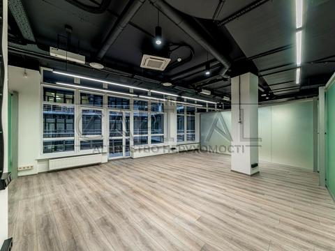 комерційна за адресою Євгена Коновальця вул. (Щорса), 36