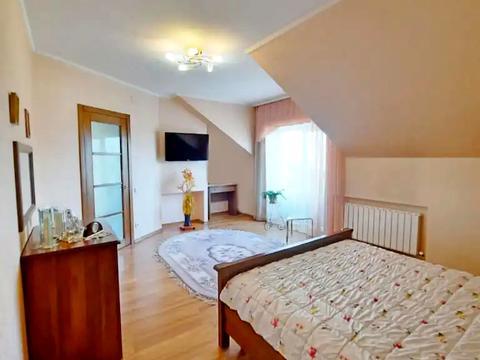 будинок за адресою Веселкова