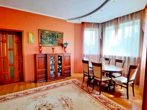 будинок за адресою Веселкова