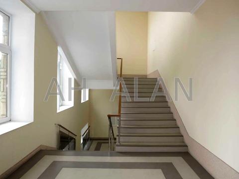 комерційна за адресою Хрещатик вул. (Kreschatic), 7/11