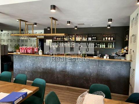 комерційна за адресою Русанівська набережна вул., 4