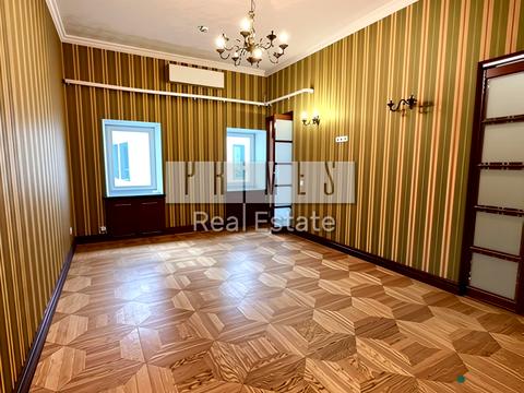 комерційна за адресою Михайлівська вул., 12-Б