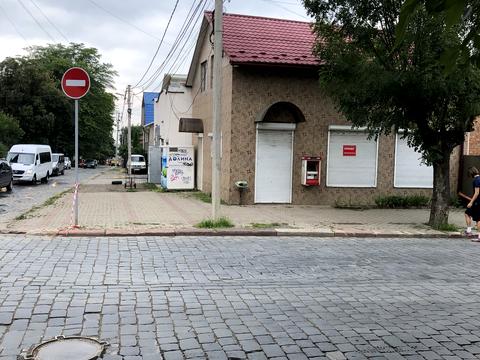 коммерческая по адресу Леоніда Каденюка ул. (Чкалова), 3-Б