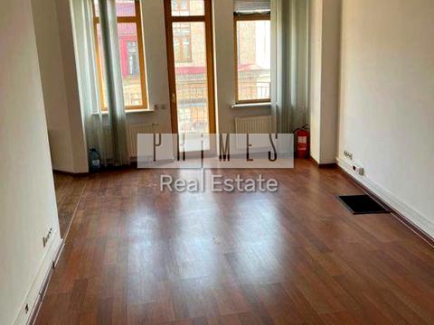 комерційна за адресою Крутий узвіз, 7