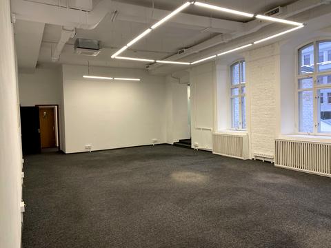 комерційна за адресою Володимирська вул., 10