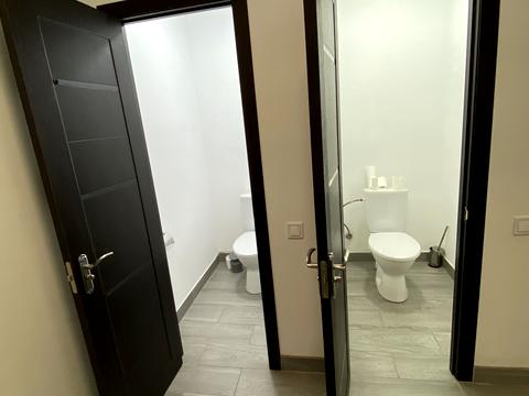 комерційна за адресою Володимирська вул., 10