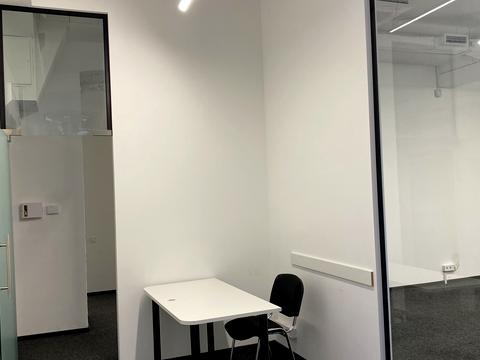 комерційна за адресою Володимирська вул., 10