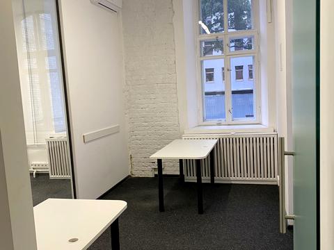 комерційна за адресою Володимирська вул., 10