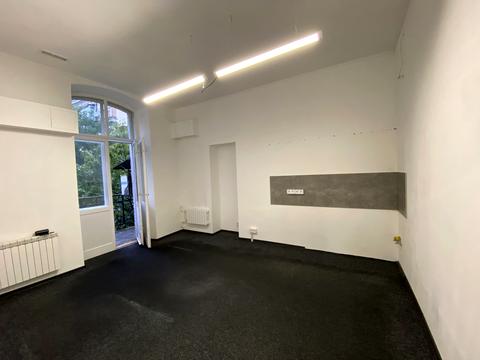 комерційна за адресою Володимирська вул., 10